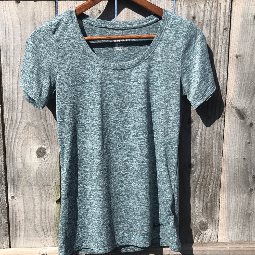 Nike dri-fit stretch workout tee